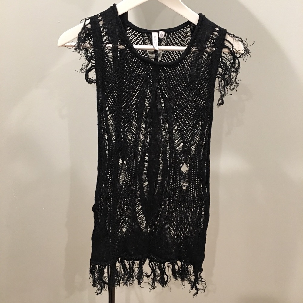 Black Irregular hole top